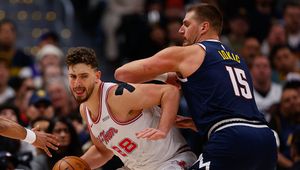 Pojedynek gigantów w NBA. Jokić lepszy od Senguna