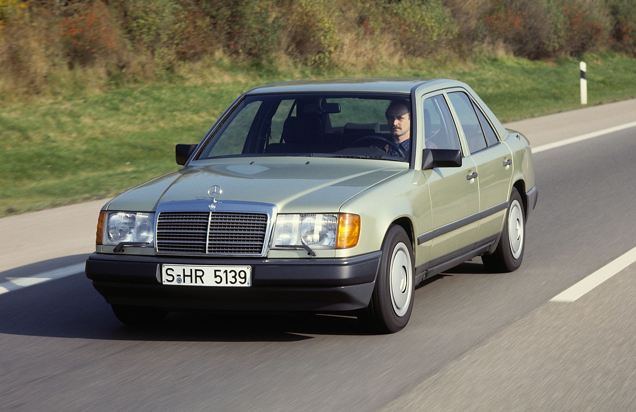 Mercedes-Benz 124 