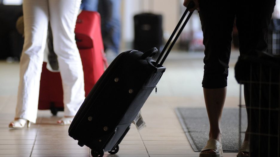 Rzeszowscy policjanci odzyskali bagaż Australijki (zdjęcie ilustracyjne).