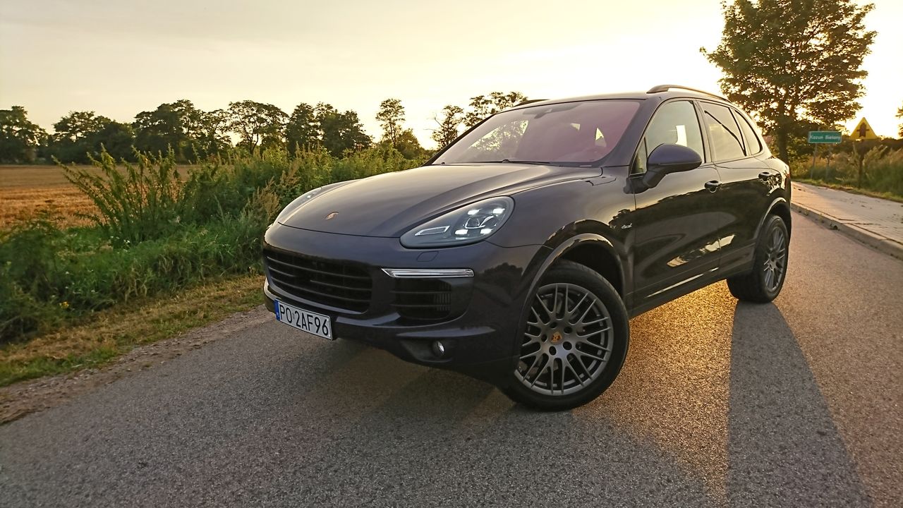 Cayenne to największe i najcięższe Porsche dostępne na rynku. Masa własna wersji Diesel przekracza 2200 kg