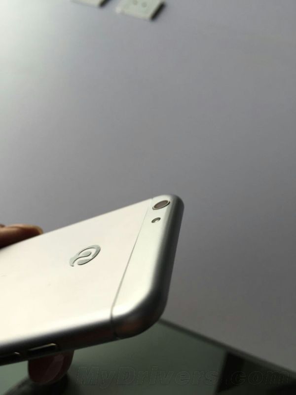 iPhone 6 z Androidem? Nie, to tylko Dakele 3 12