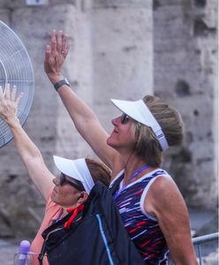 Masowo odwołują wakacje. Wysokie temperatury i pożary odstraszają turystów