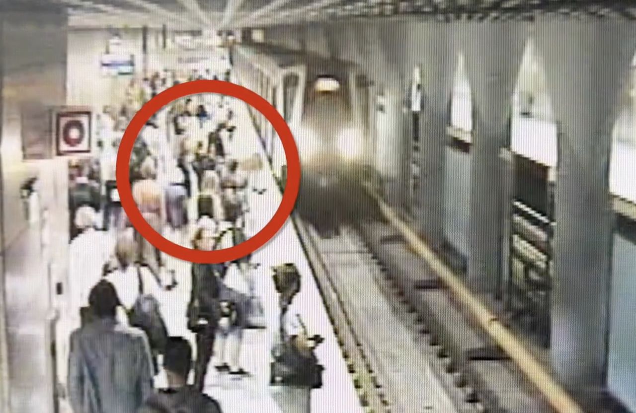 Dramatyczne zdarzenie w metrze. Mężczyzna chciał wepchnąć kobietę pod pociąg