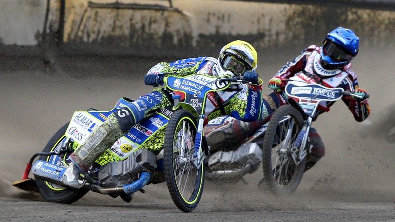 WP SportoweFakty / Michał Szmyd / Na zdjęciu: Bartosz Smektała przed Dominikiem Kuberą