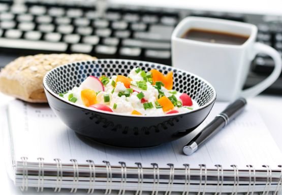 Dieta biurowa - co jeść w pracy?