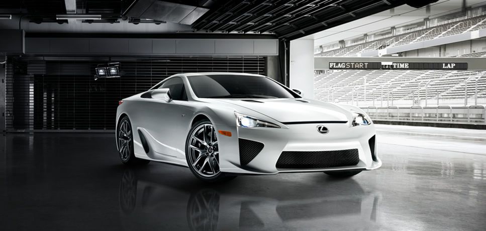 Lexus LFA - 0-100 km/h: 3,7 s