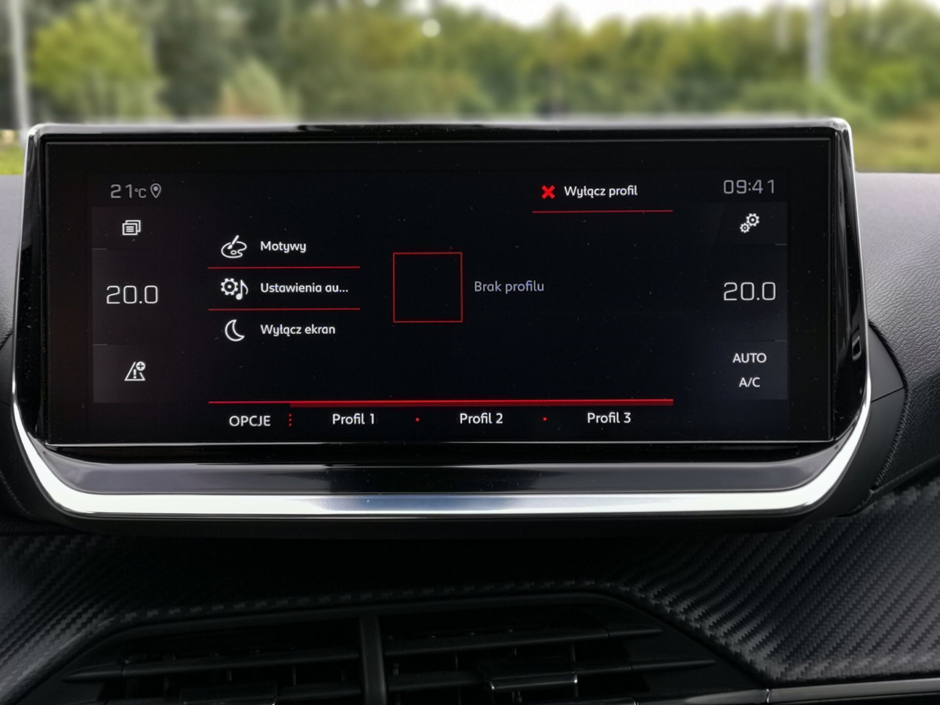 Peugeot 2008: Nawigacja 3D z TomTom Traffic oraz pakiet wsparcia kierowcy 9