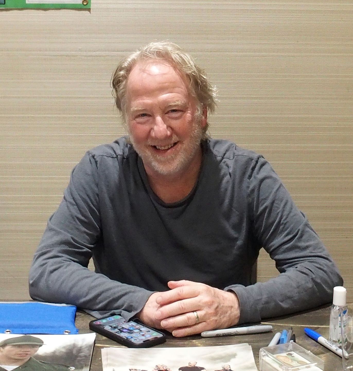 Timothy Busfield został oskarżony