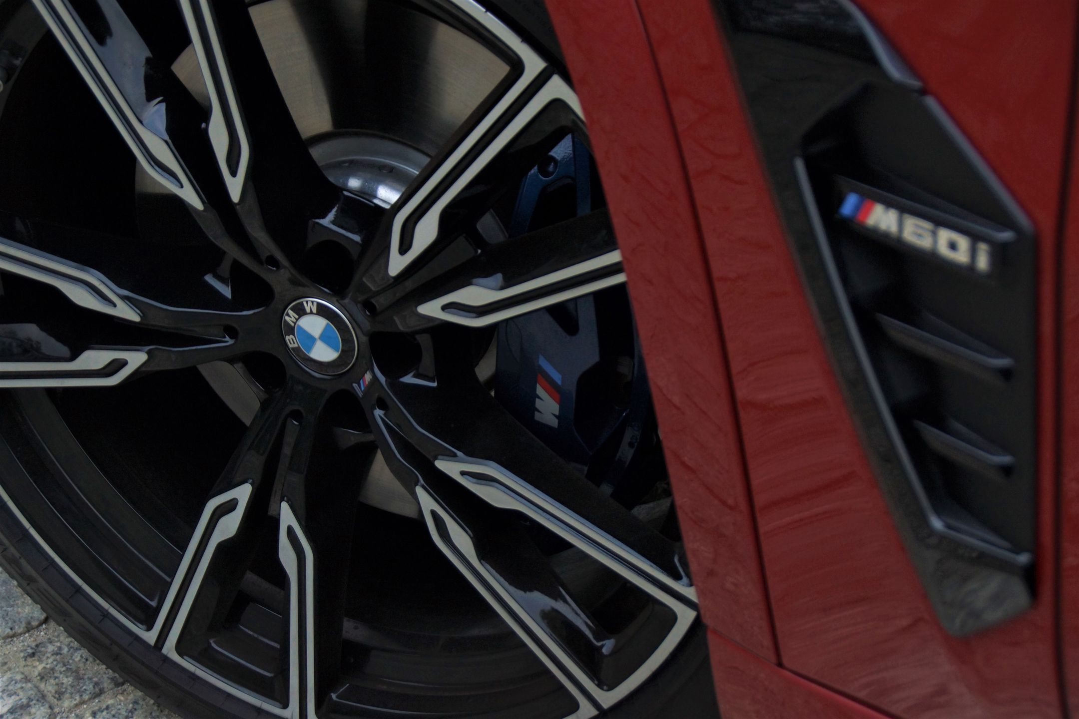 BMW X5 M60i