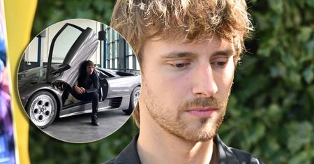 Klęska urodzaju u Macieja Musiała. Ledwo mieści się w swoim Lamborghini za 1,5 mln zł