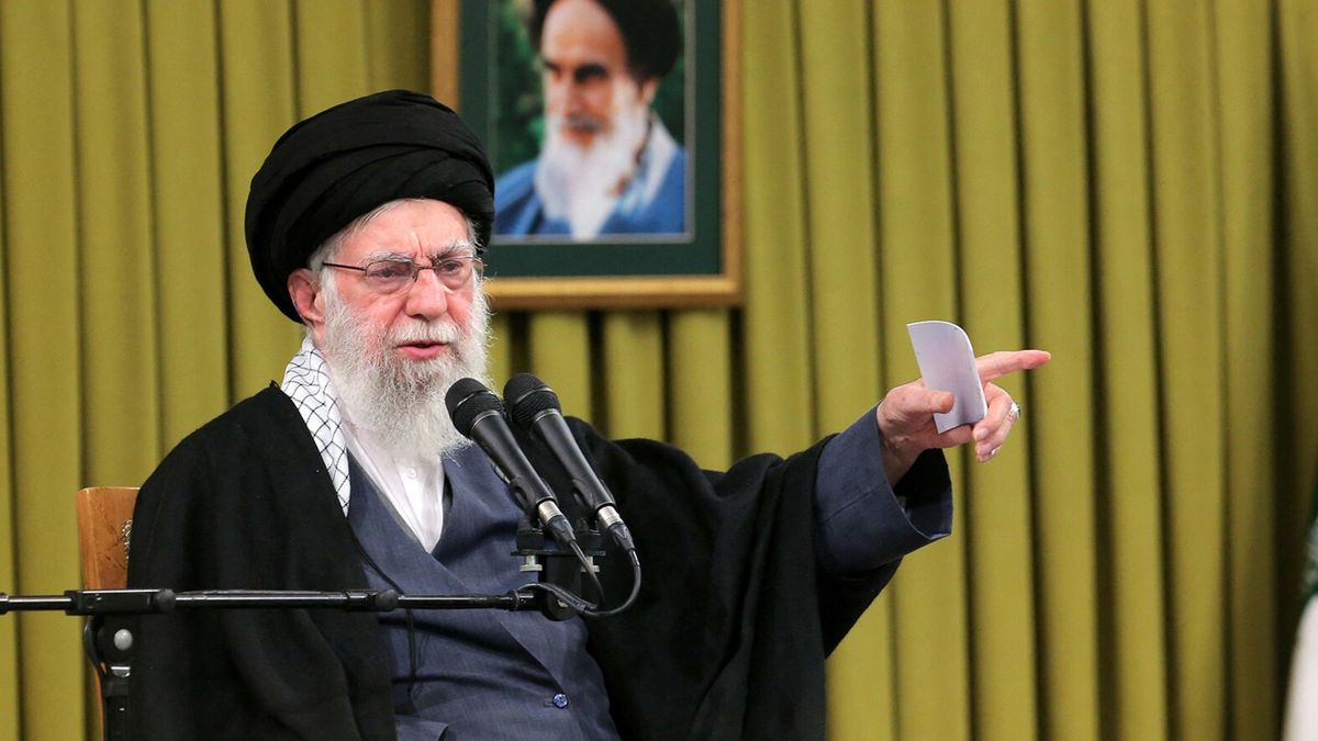 Archiwum zagraniczne East News 2026-02Iran?s Supreme Leader Ayatollah Ali Khamenei warns that any attack on Iran would trigger a broader regional conflict as the United States builds up forces nearby in Tehran, Iran on February 1, 2026 Photo by SalamPix/ABACAPRESS.COMSalamPix/ABACA