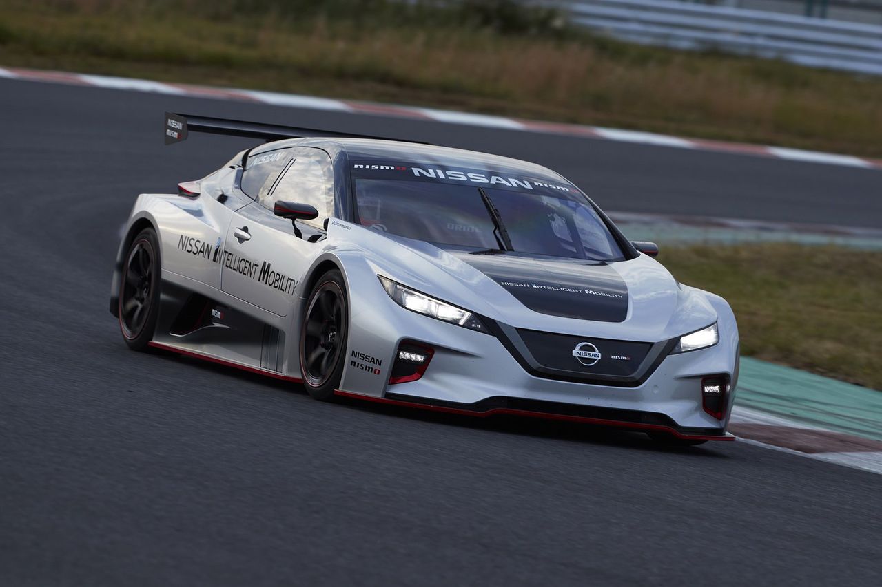 Nissan Leaf Nismo RS. Emocjonująca wyścigówka napędzana prądem