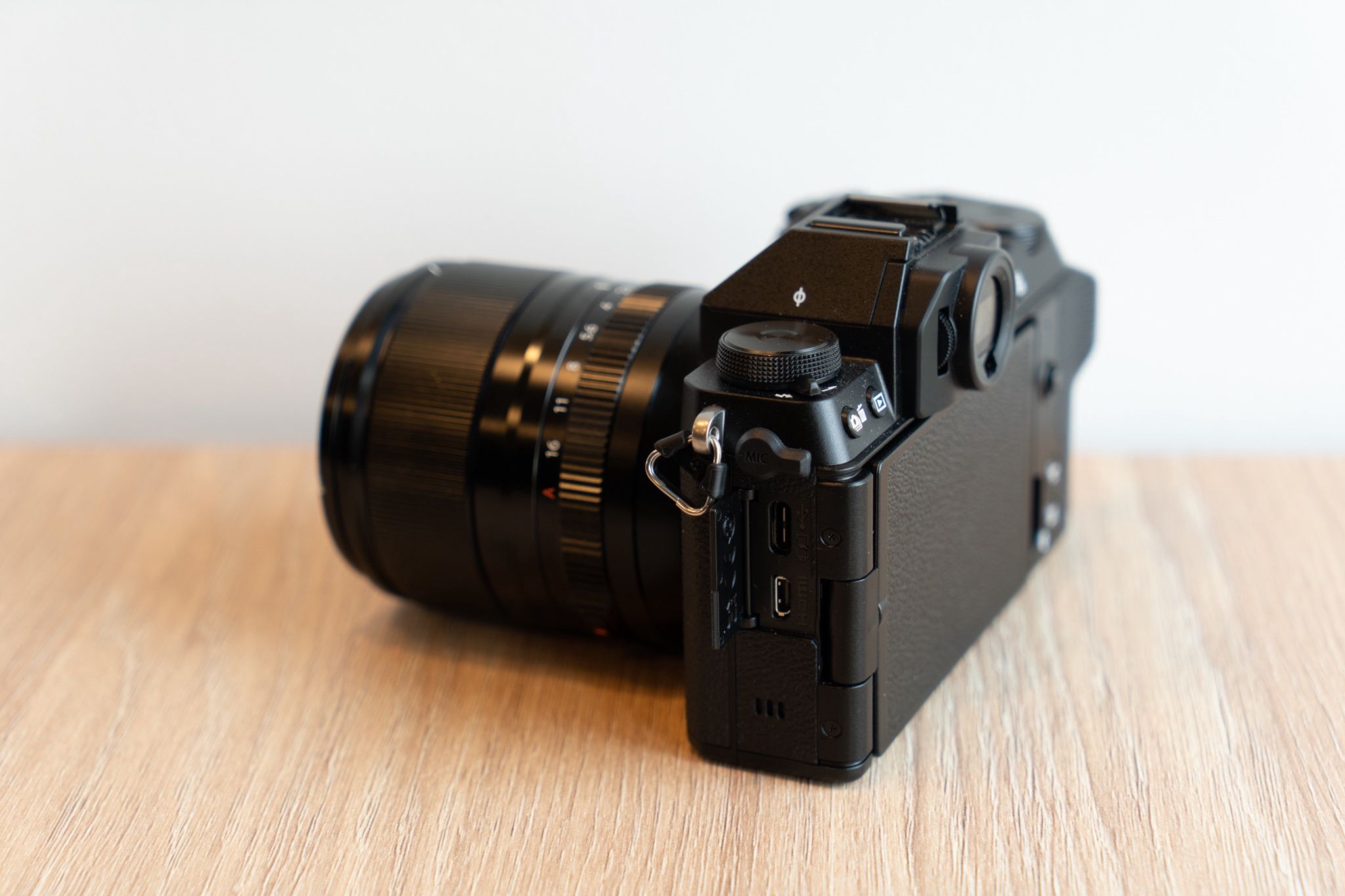 Fujifilm X-S20