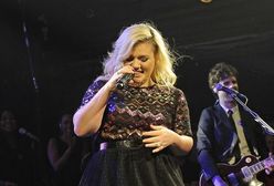 Kelly Clarkson tyje i chudnie na potęgę!