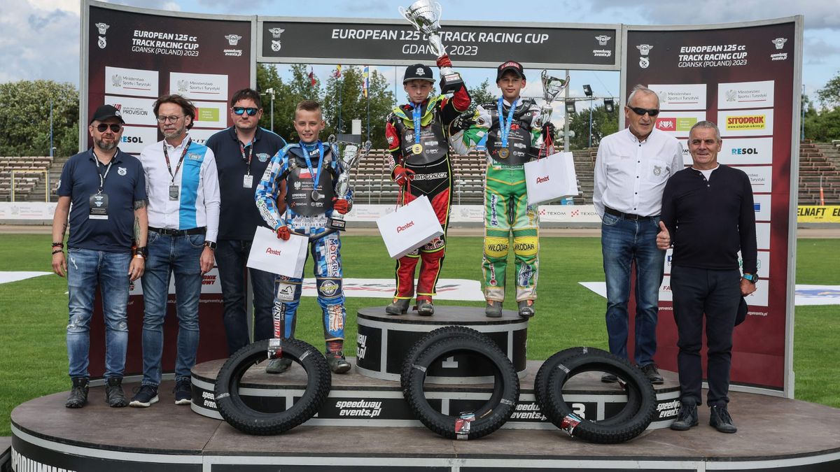 Podium zawodów European 125cc Youth Track Racing Cup