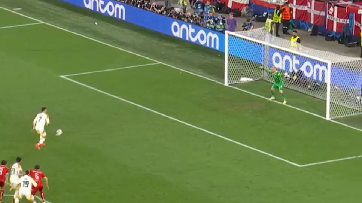 Zdjęcie okładkowe artykułu: Twitter / Screen / TVP Sport / Na zdjęciu: Kai Havertz bezbłędnie wykonał rzut karny w meczu Niemcy - Dania