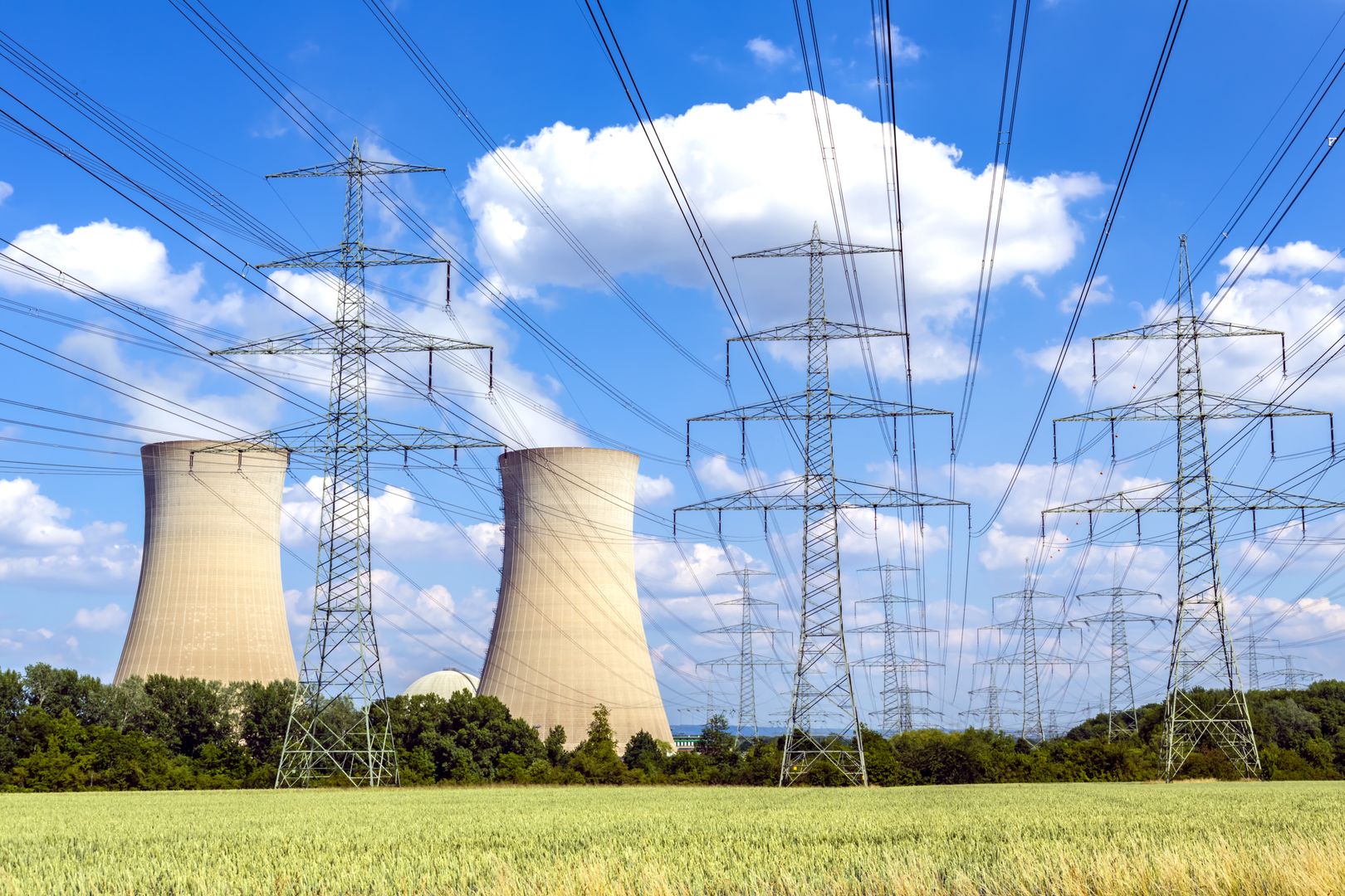 Nuclear power plant with power polesNuclear Power Plantquerbeet