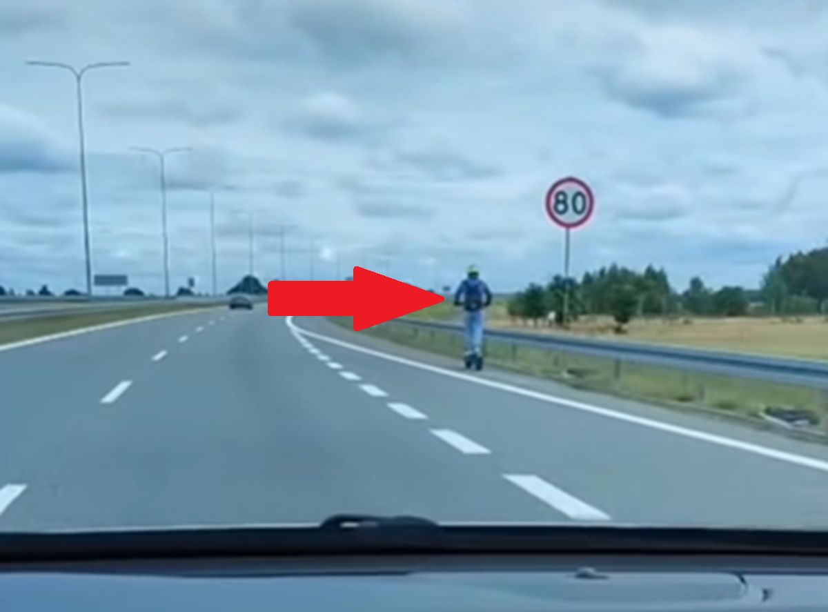 Jechał po obwodnicy hulajnogą 80 km/godz. Mamy komentarz policji