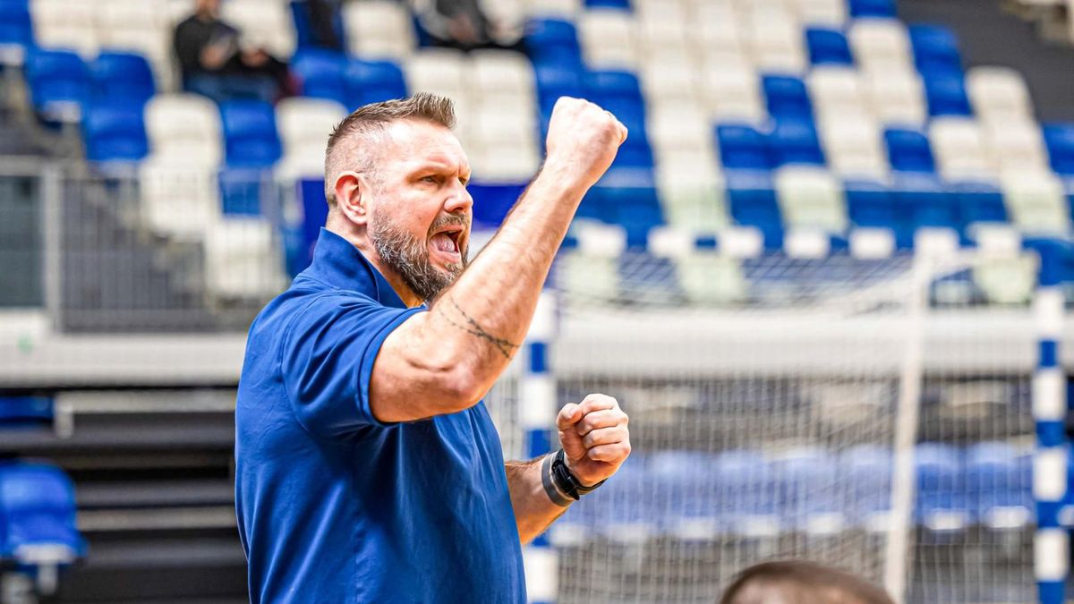 Facebook / Handball Stal Mielec / Na zdjęciu: Robert Lis