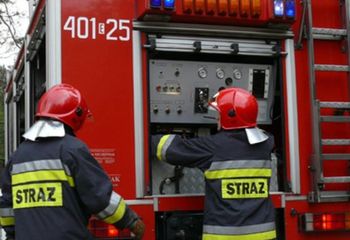 Zderzenie trzech samochodów na skrzyżowaniu ulicy Pomorskiej z Zachodnią w Pleszewie
