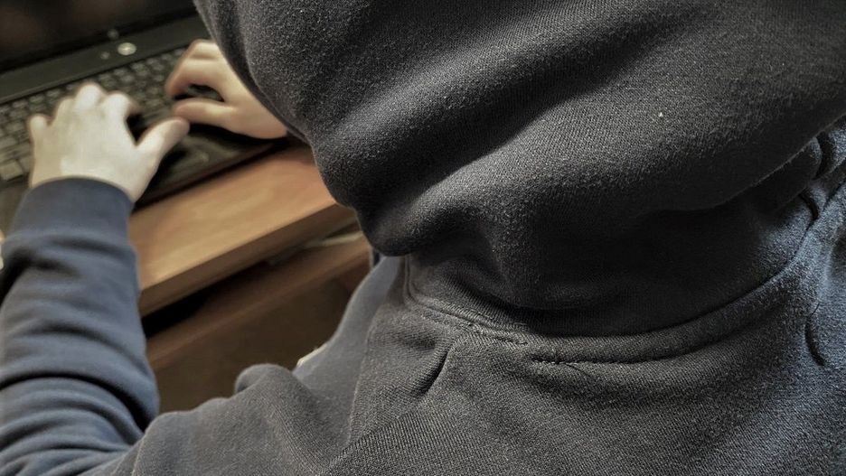 Chciał zainwestować w kryptowaluty. Stracił 50 tys. zł