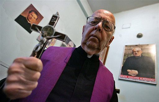"Sekta satanistów działa w sercu Watykanu, papież wie"