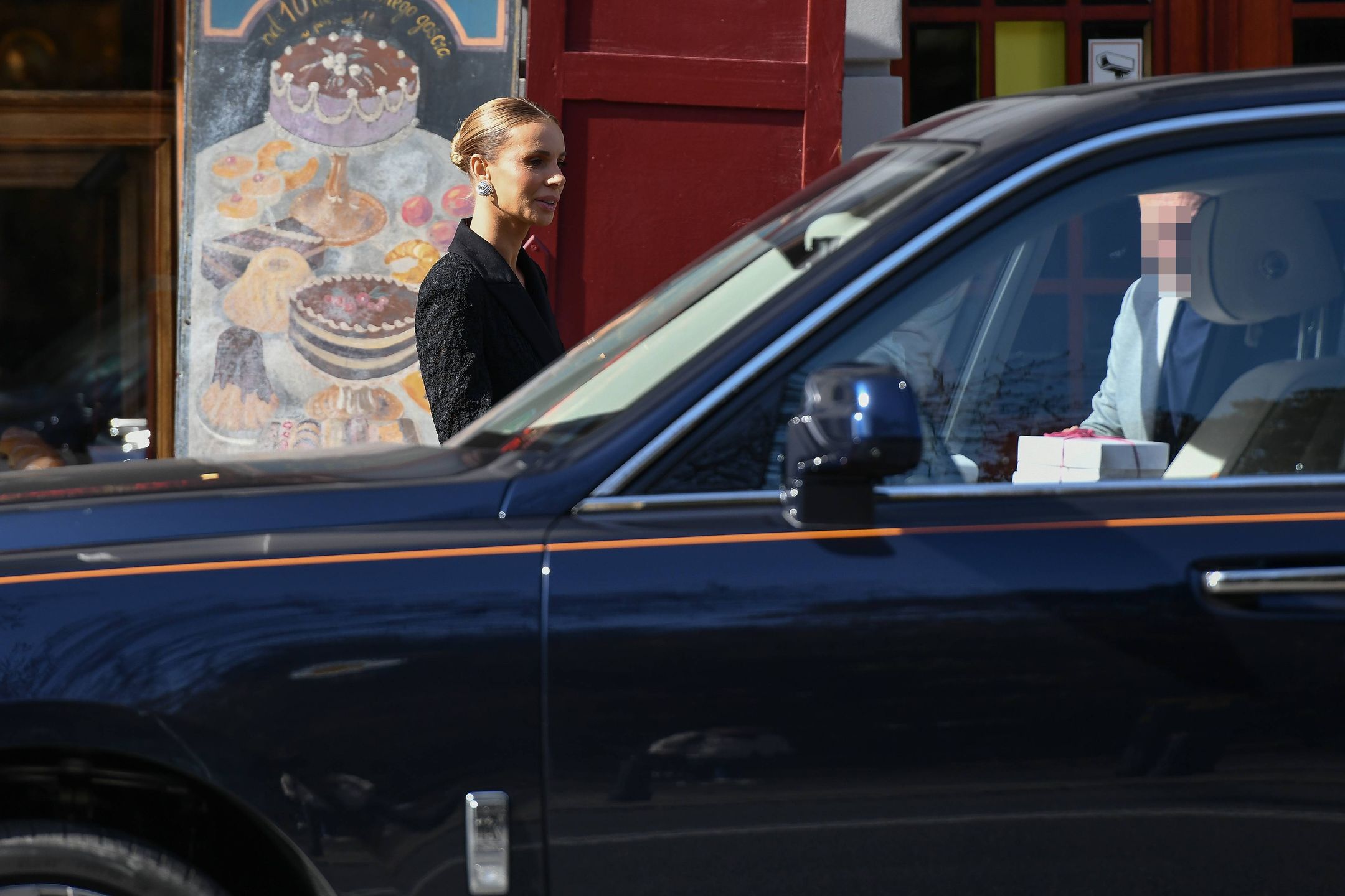 Izabela Janachowska została przywieziona do cukierni