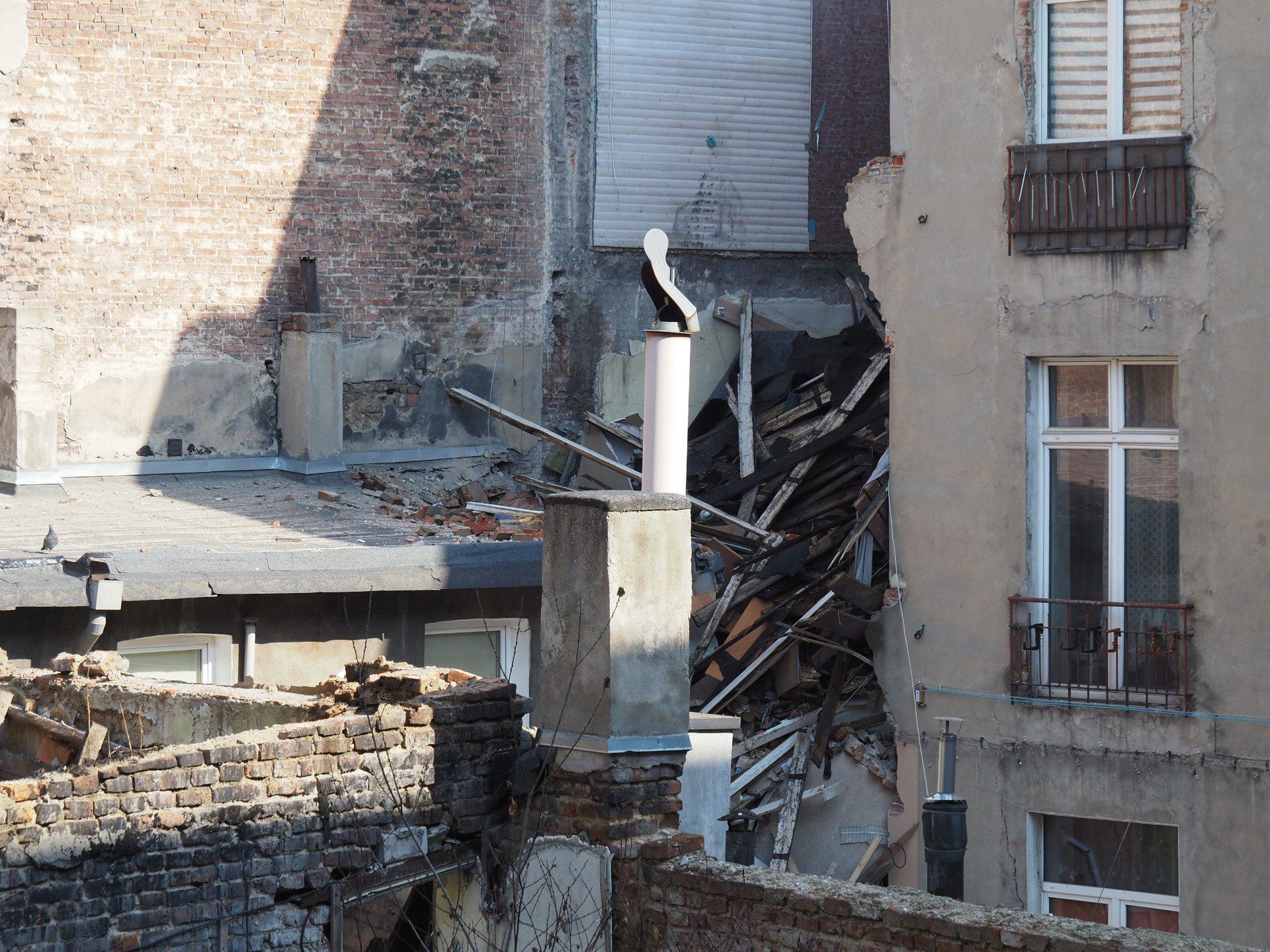 Kamienica przy 1 Maja 21 zaraz po zawaleniu się jej części 4 września 2024 roku