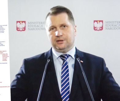 "Wzorcowa polszczyzna" Ministerstwa Nauki i Edukacji. Zrobił im korektę