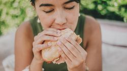 Kardiolodzy są zgodni. Ta jedna zasada skutecznie obniża poziom cholesterolu 