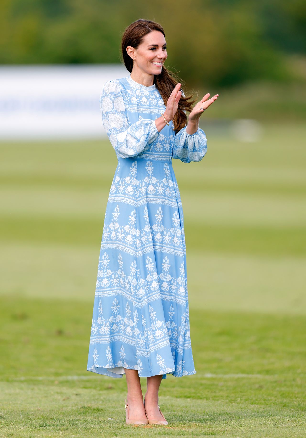 Księżna Kate w błękitnej sukni