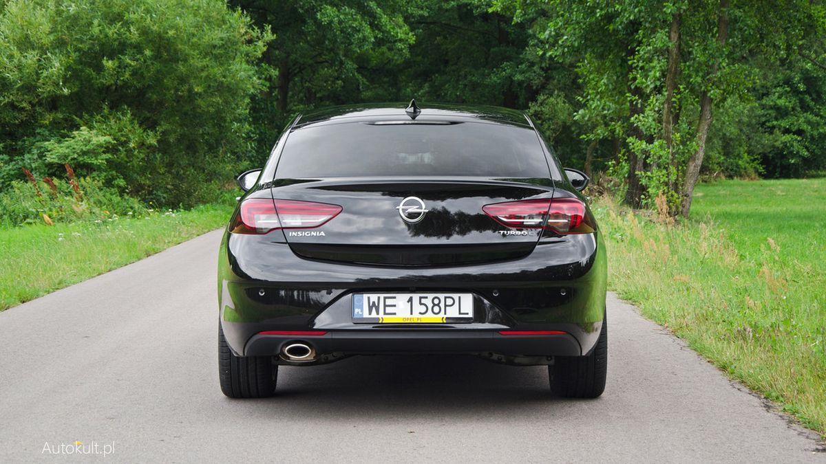 Opel Insignia do serwisu. Jest ryzyko przetarcia przewodów.