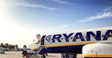 Katastrofa wisiała w powietrzu: Samolot Ryanair ze Szczecina omal nie zderzył się z helikopterem nad Londynem!