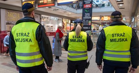 Warszawa. Koronawirus. Tęsknota za galerią handlową