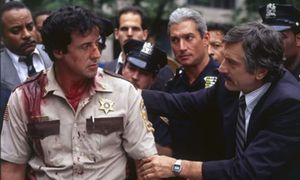 Kolejny remake filmu ze Stallone'em. Wraca po trzech dekadach