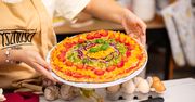 Kolorowa pizza na kalafiorowym spodzie. Lżejsza wersja bez wyrabiania i czekania