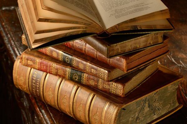Książki oprawiane w… ludzką skórę i inne opowieści ze świata opraw starych książek