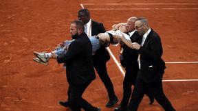 Półfinał Rolanda Garrosa przerwany! Kobieta wbiegła na kort i zszokowała wszystkich