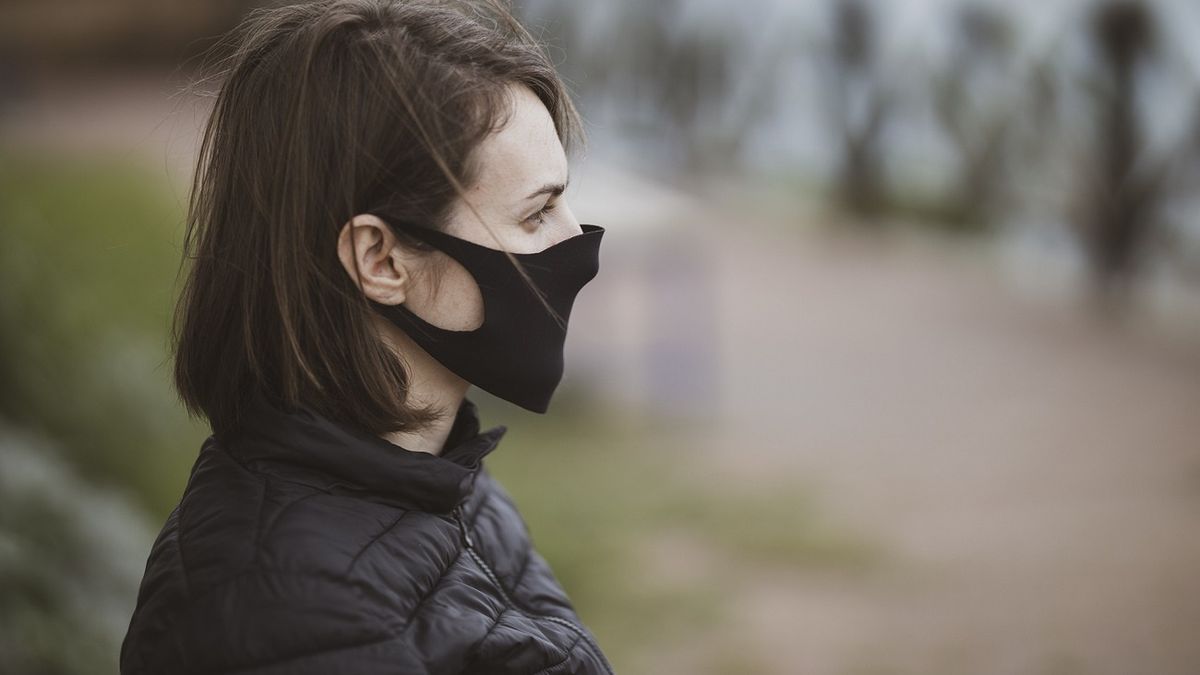 Ekspert: brak maseczki ochronnej zwiększa ryzyko zakażenia koronawirusem