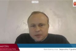 Warszawa. Jest lekarzem, zrzekł się mandatu radnego