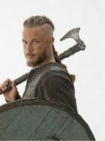 Travis Fimmel znów jest wikingiem