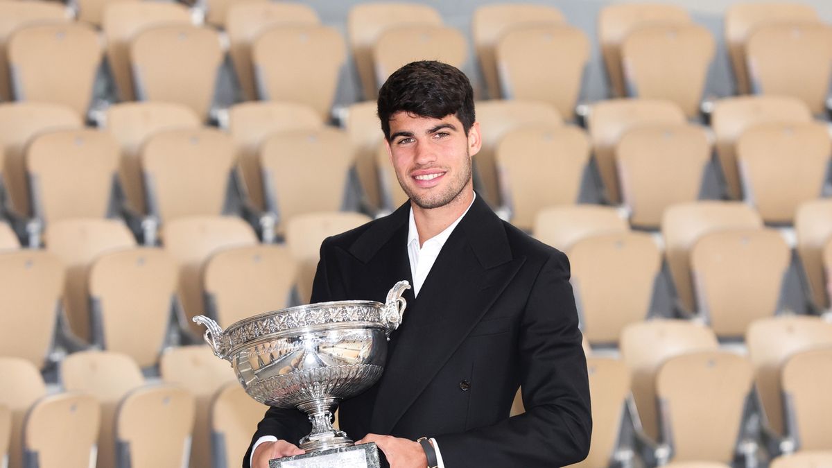 PAP/EPA / Teresa Suarez / Na zdjęciu: Carlos Alcaraz, mistrz Roland Garros 2024