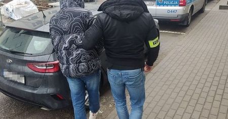 Współlokator okradł kolegę. Zabrał mu telefon, gotówkę i inne dobra. Zdążył sprzedać skradziony telefon