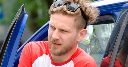 Ekspertki BEZLITOŚNIE oceniają strategię ratowania wizerunku przez Antka Królikowskiego: "Zasłanianie się chorobą jest PONIŻEJ PASA"