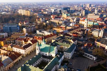 Pogoda w Rzeszowie. Prognoza na poniedziałek 20 kwietnia. Chłodno i przelotne opady