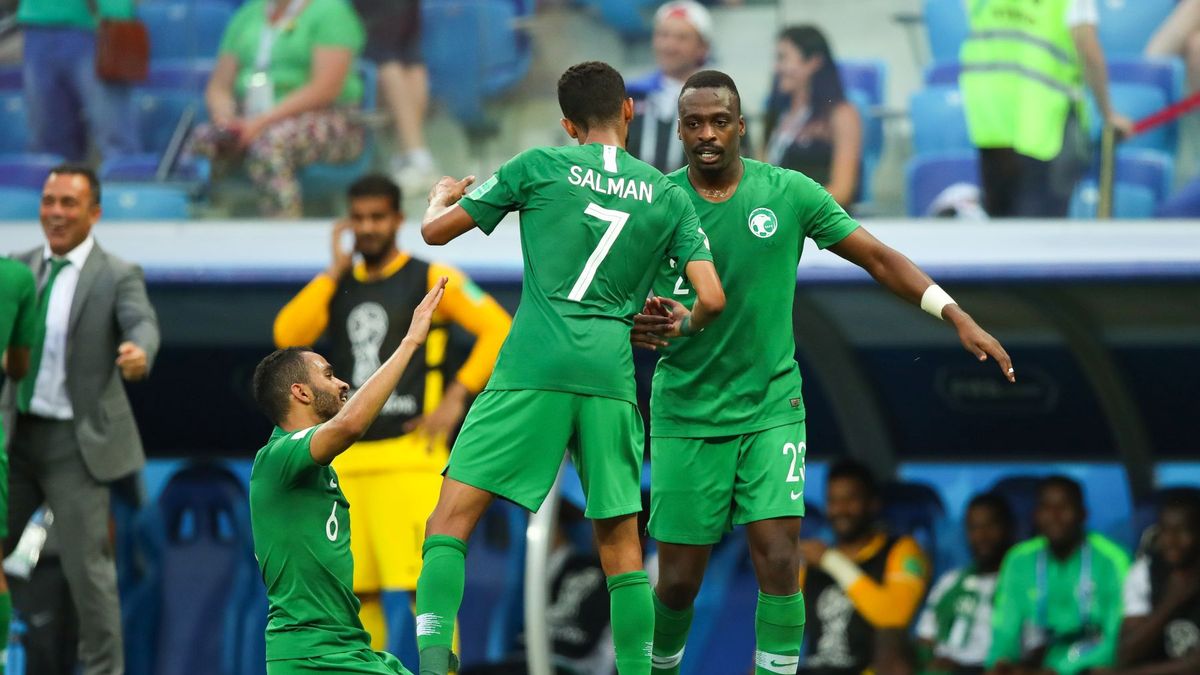 Zdjęcie okładkowe artykułu: Getty Images / Robbie Jay Barratt  / Na zdjęciu: piłkarze reprezentacji Arabii Saudyjskiej