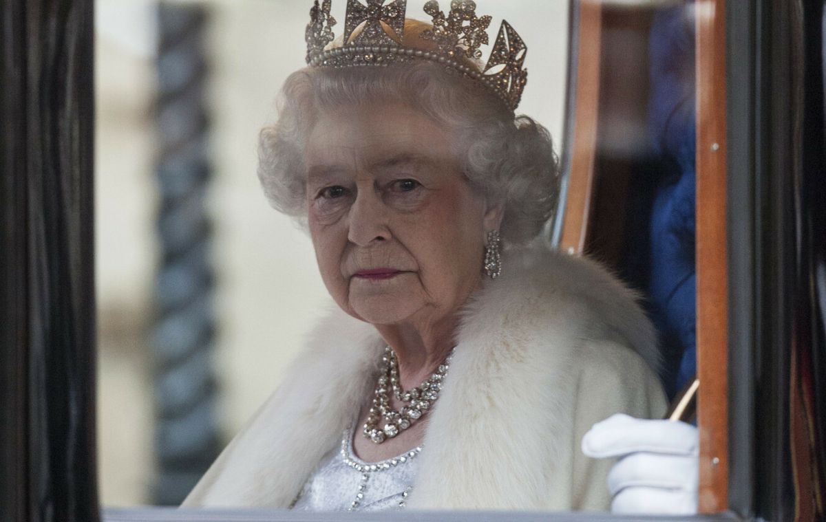 Królowa Elżbieta II nie spotka się w święta z córką i zięciem 