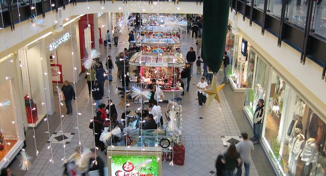 Zaufanie do marki i szeroka oferta istotniejsze dla kupujących od ceny