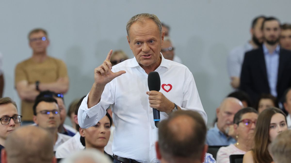 Hołownia mówił o "zamachu stanu". Tusk komentuje: jak z dziećmi na wakacjach
