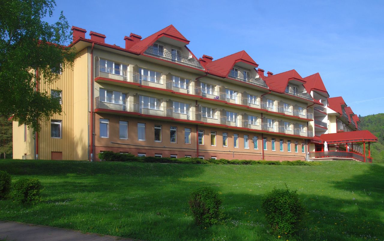 Uzdrowisko bez tłumów! Wysowa-Zdrój to niedoceniana perełka Małopolski. Coś dla miłośników ciszy, spacerów i widoków Beskidu Niskiego.